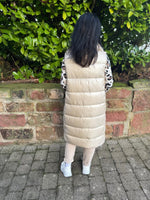 Lade das Bild in den Galerie-Viewer, Steppweste Beige S-XXL
