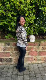 Lade das Bild in den Galerie-Viewer, Feinstrickpullover Leo in drei Größen
