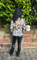 Lade das Bild in den Galerie-Viewer, Feinstrickpullover Leo in drei Größen
