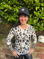 Lade das Bild in den Galerie-Viewer, Feinstrickpullover Leo in drei Größen
