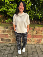 Lade das Bild in den Galerie-Viewer, Pullover Glitzer Kette kurzarm
