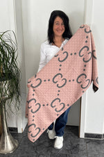 Lade das Bild in den Galerie-Viewer, Schal " CC"
