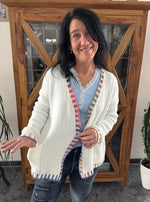 Lade das Bild in den Galerie-Viewer, Strickjacke Ecru mit Farbbordüre
