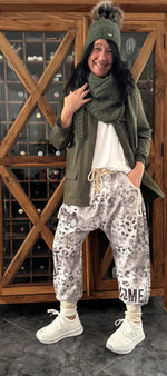 Lade das Bild in den Galerie-Viewer, Sweatshirt Jacke "Emily" khaki
