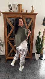 Lade das Bild in den Galerie-Viewer, Dreieckstuch "Peggy"
