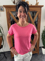 Lade das Bild in den Galerie-Viewer, Basic T-Shirt "Pia" mit gewelltem Rundhalsausschnitt bis Gr. 38/40
