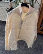 Lade das Bild in den Galerie-Viewer, Jacke "Strickstepp"
