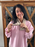 Lade das Bild in den Galerie-Viewer, Sweatshirt mit Schal Details
