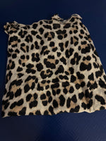 Lade das Bild in den Galerie-Viewer, Langarmshirt Leo Basic
