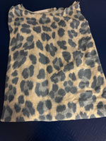 Lade das Bild in den Galerie-Viewer, Langarmshirt Leo Basic
