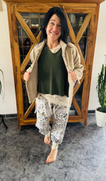 Lade das Bild in den Galerie-Viewer, Pullover V- Halbarm
