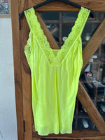 Lade das Bild in den Galerie-Viewer, Top "Scarlett" One Size verschiedene Farben
