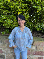 Lade das Bild in den Galerie-Viewer, Bluse mit Punkten
