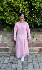 Lade das Bild in den Galerie-Viewer, Feiner Strickpullover mit Spitzensaum
