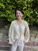 Lade das Bild in den Galerie-Viewer, Bluse mit Punkten
