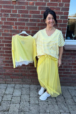 Lade das Bild in den Galerie-Viewer, Feiner Strickpullover mit Spitzensaum
