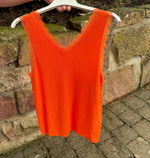 Lade das Bild in den Galerie-Viewer, Ripp Top Spitze
