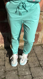 Lade das Bild in den Galerie-Viewer, Joggpants "Basic" in vielen Farben
