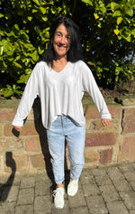 Lade das Bild in den Galerie-Viewer, Langarmshirt " Naomi"
