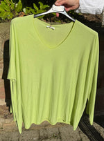 Lade das Bild in den Galerie-Viewer, Langarmshirt " Naomi"
