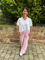 Lade das Bild in den Galerie-Viewer, Basic T-Shirt Happy Size bis Gr. 44/46 verschiedene Farben
