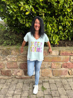 Lade das Bild in den Galerie-Viewer, T-Shirt "KEEP GOING"

