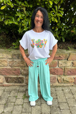 Lade das Bild in den Galerie-Viewer, T-Shirt Joy
