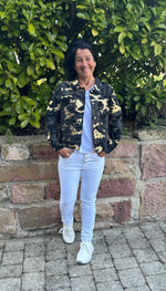 Lade das Bild in den Galerie-Viewer, Jeansjacke "Camouflage"
