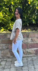 Lade das Bild in den Galerie-Viewer, T-Shirt "Weinzigartig"
