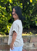 Lade das Bild in den Galerie-Viewer, T-Shirt "Weinzigartig"
