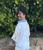 Lade das Bild in den Galerie-Viewer, Spitzenbluse mit Jeansdetails
