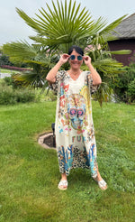 Lade das Bild in den Galerie-Viewer, Maxi Kleid Fun Leo &amp; Skull
