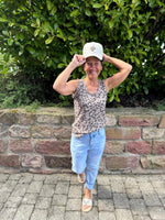 Lade das Bild in den Galerie-Viewer, Top Leo
