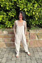 Lade das Bild in den Galerie-Viewer, Latzhose "Summer Vibes"
