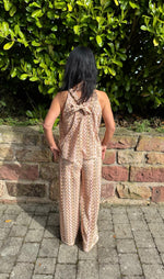 Lade das Bild in den Galerie-Viewer, Neckholder Top Phantasie "Beige"
