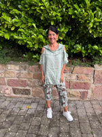 Lade das Bild in den Galerie-Viewer, Leinen Tunika / Bluse mit Cut Out
