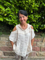 Lade das Bild in den Galerie-Viewer, Leinen Tunika / Bluse mit Cut Out
