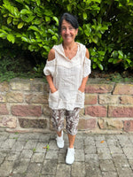Lade das Bild in den Galerie-Viewer, Leinen Tunika / Bluse mit Cut Out
