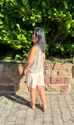 Lade das Bild in den Galerie-Viewer, Neckholder Top Phantasie in vielen Mustern
