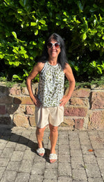 Lade das Bild in den Galerie-Viewer, Neckholder Top Phantasie in vielen Mustern
