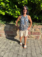 Lade das Bild in den Galerie-Viewer, Neckholder Top Phantasie in vielen Mustern
