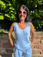 Lade das Bild in den Galerie-Viewer, Top "Laura"
