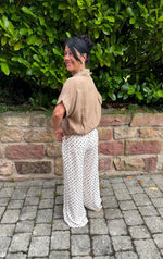 Lade das Bild in den Galerie-Viewer, Sommerhose mit Punkten in fünf Farben
