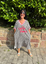 Lade das Bild in den Galerie-Viewer, Maxikleid Smile More
