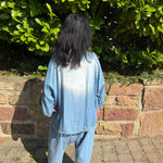 Lade das Bild in den Galerie-Viewer, Jeansbluse Cut Out

