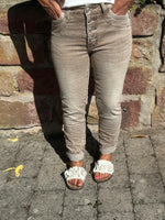 Lade das Bild in den Galerie-Viewer, Jeans "Sandy" schmales Bein
