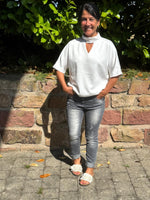 Lade das Bild in den Galerie-Viewer, T-Shirt Bella mit Stehkragen
