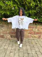 Lade das Bild in den Galerie-Viewer, Oversize Shirt Love in drei Farben
