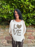 Lade das Bild in den Galerie-Viewer, Oversize Shirt Love in drei Farben
