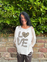 Lade das Bild in den Galerie-Viewer, Oversize Shirt Love in drei Farben

